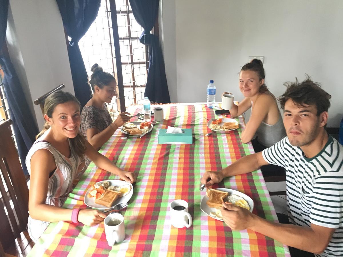 Trip "N" Chill Hostels Colombo Airport Катунаяка Екстер'єр фото
