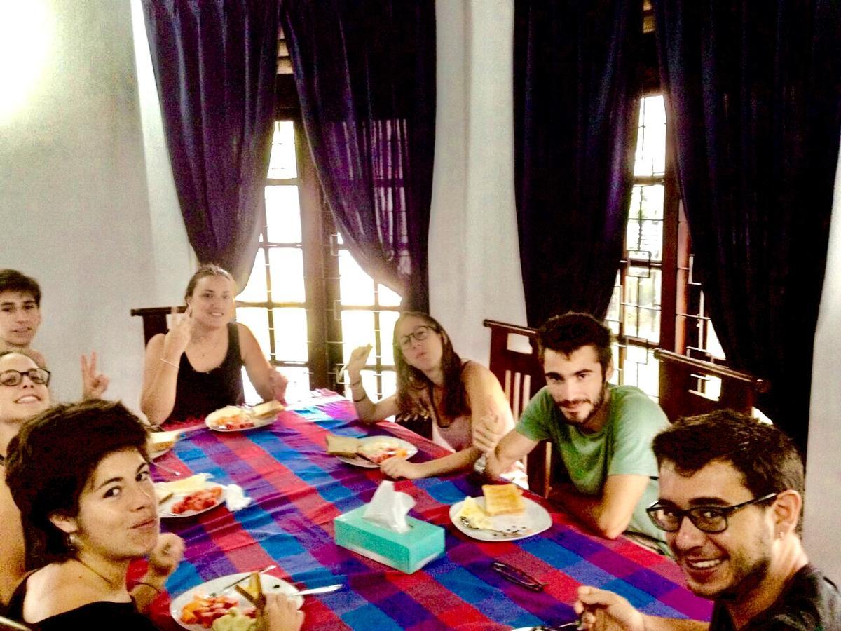 Trip "N" Chill Hostels Colombo Airport Катунаяка Екстер'єр фото