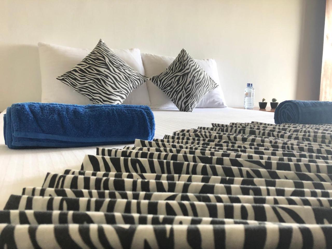 Trip "N" Chill Hostels Colombo Airport Катунаяка Екстер'єр фото